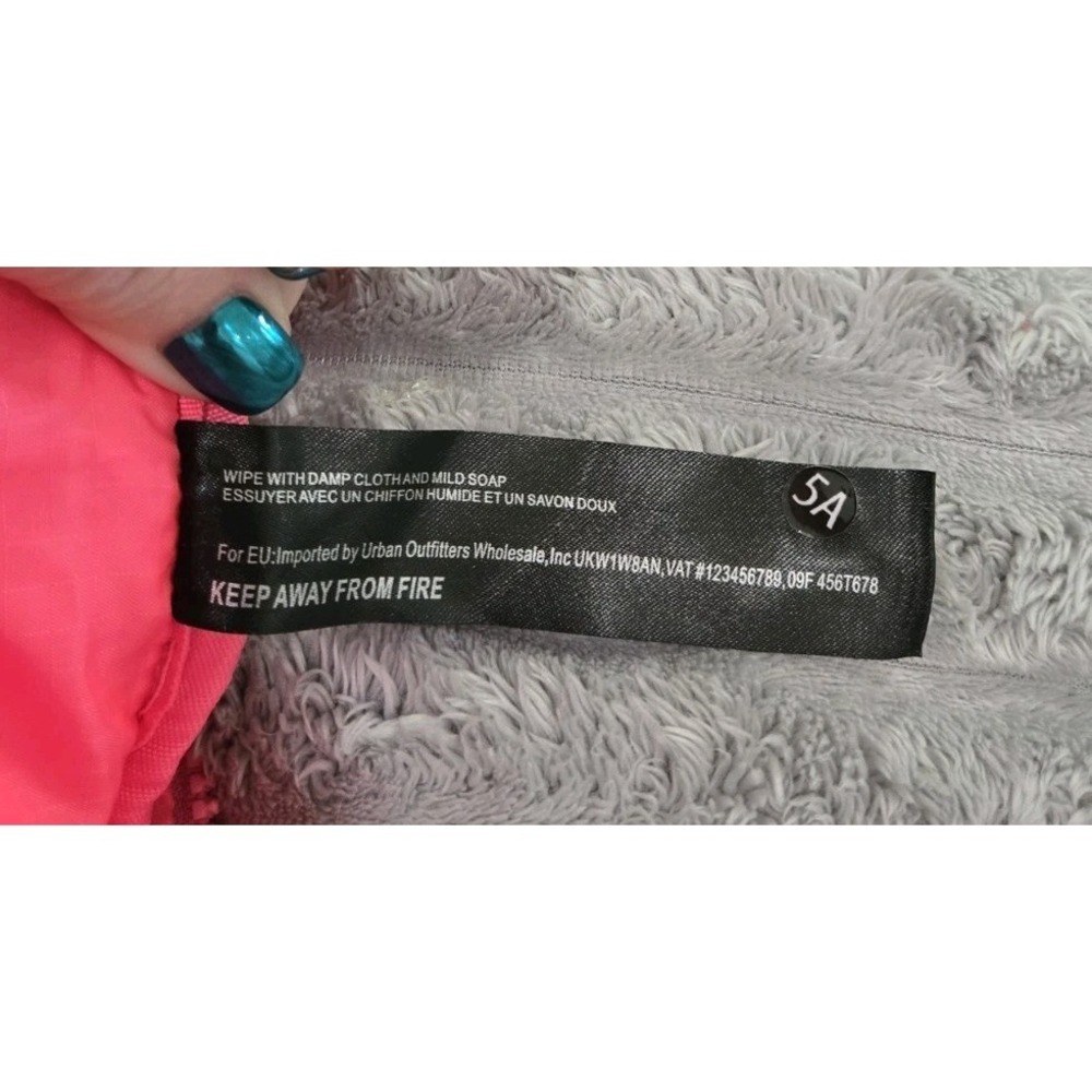 FREE PEOPLE MOVEMENT Free People Pink Quilted Mini Case. SO CUTE! EUC!! - Picture 11 of 11